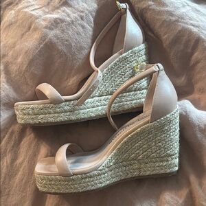 Stuart Weitzman Nude Wedges